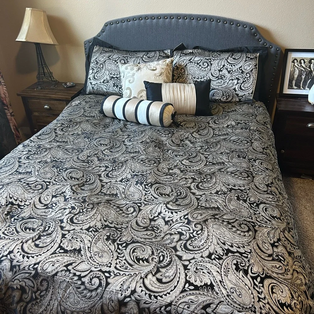 Madison Park Paisley Comforter Set in Black and Cream